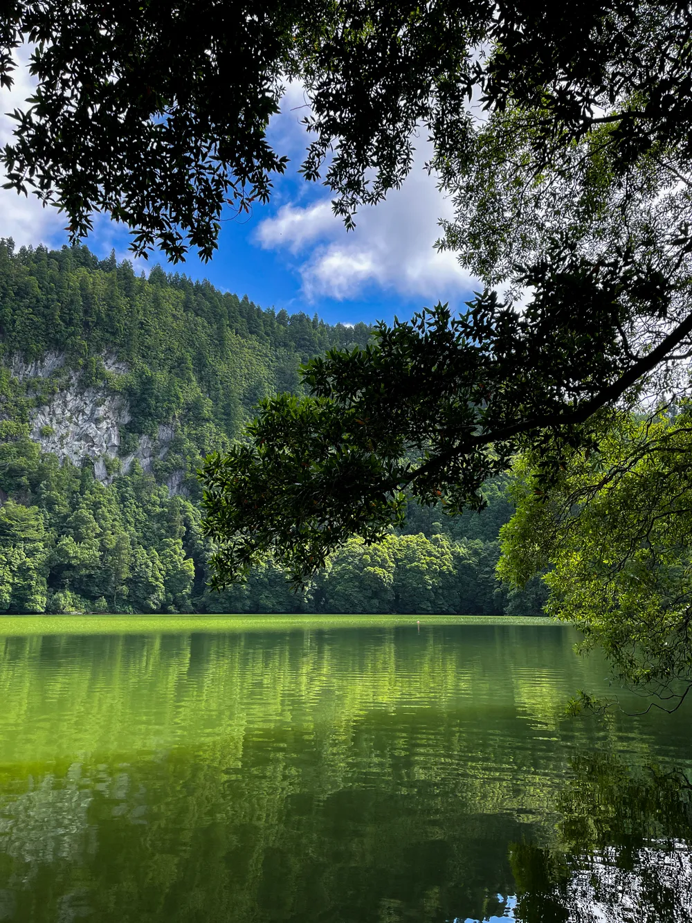 travels.places.azores.congro-lake