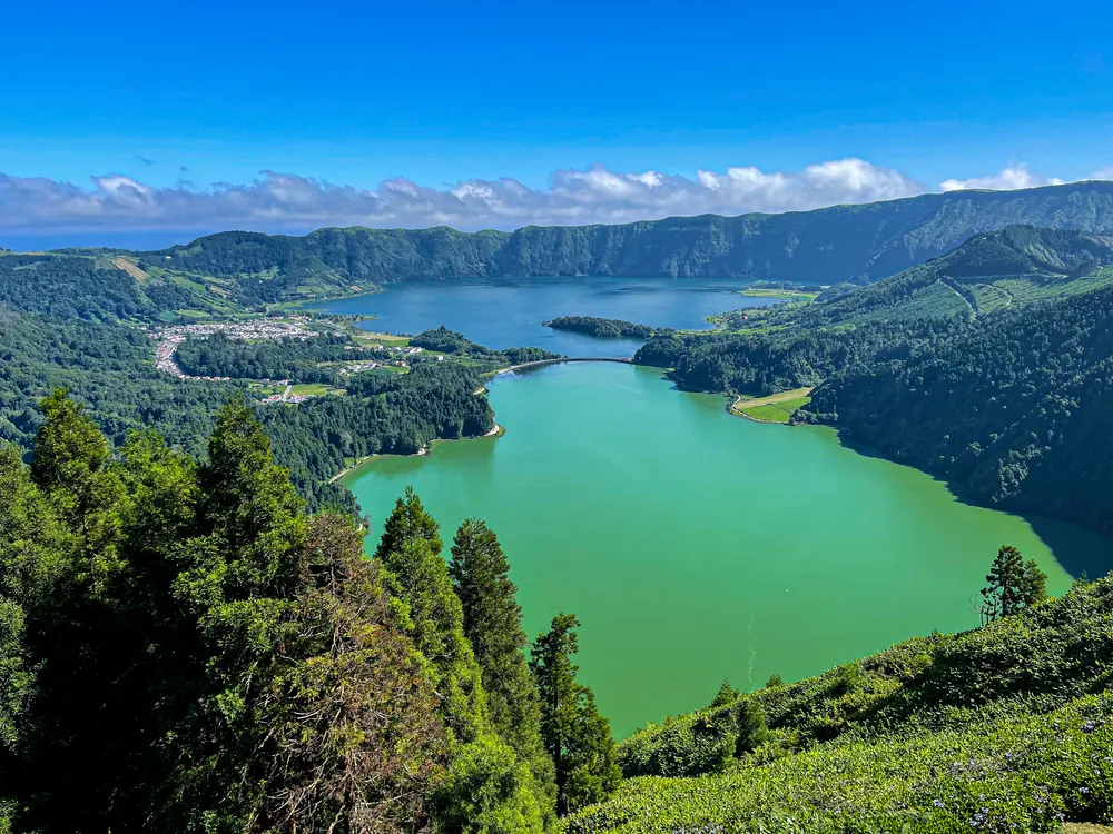 travels.places.azores.lagoon-seven-cities