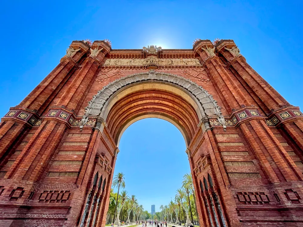 travels.places.barcelona.arc-de-triomf