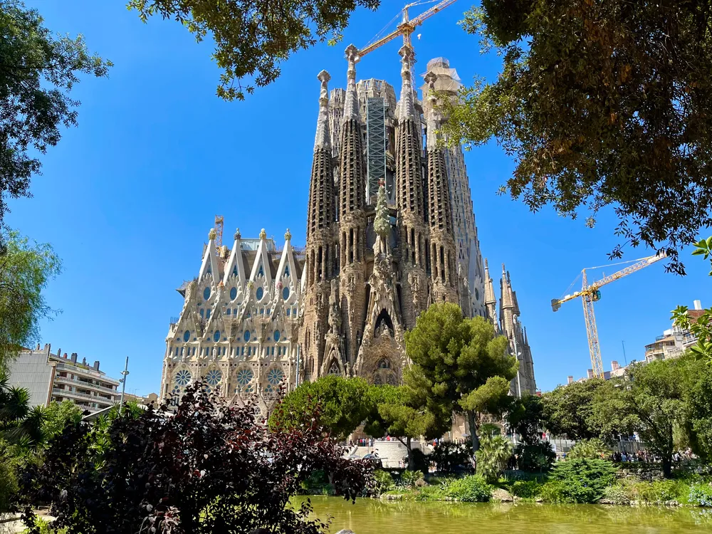 travels.places.barcelona.sagrada-familia
