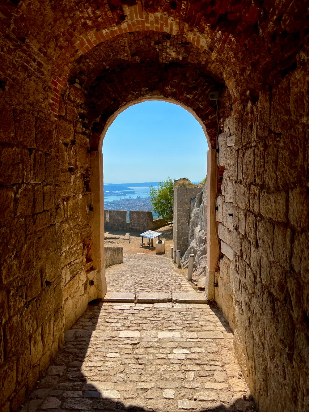 travels.places.croatia.klis-fortress