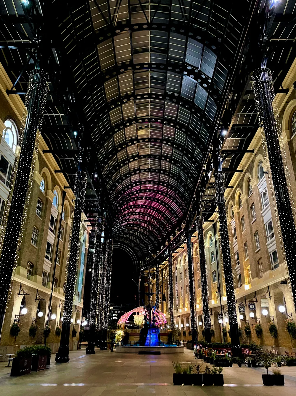travels.places.london.hays-galleria