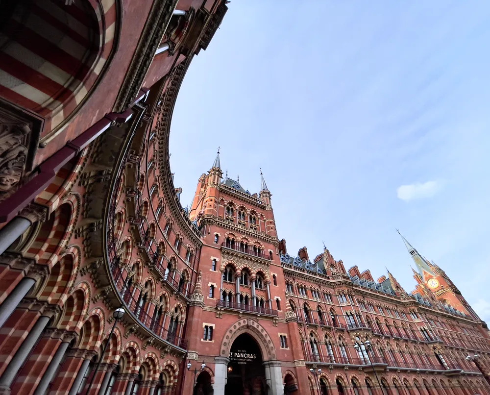 travels.places.london.saint-pancras-international