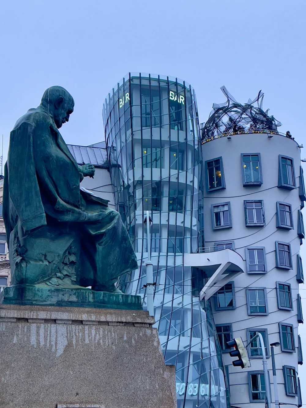 travels.places.prague-budapest.dancing-house