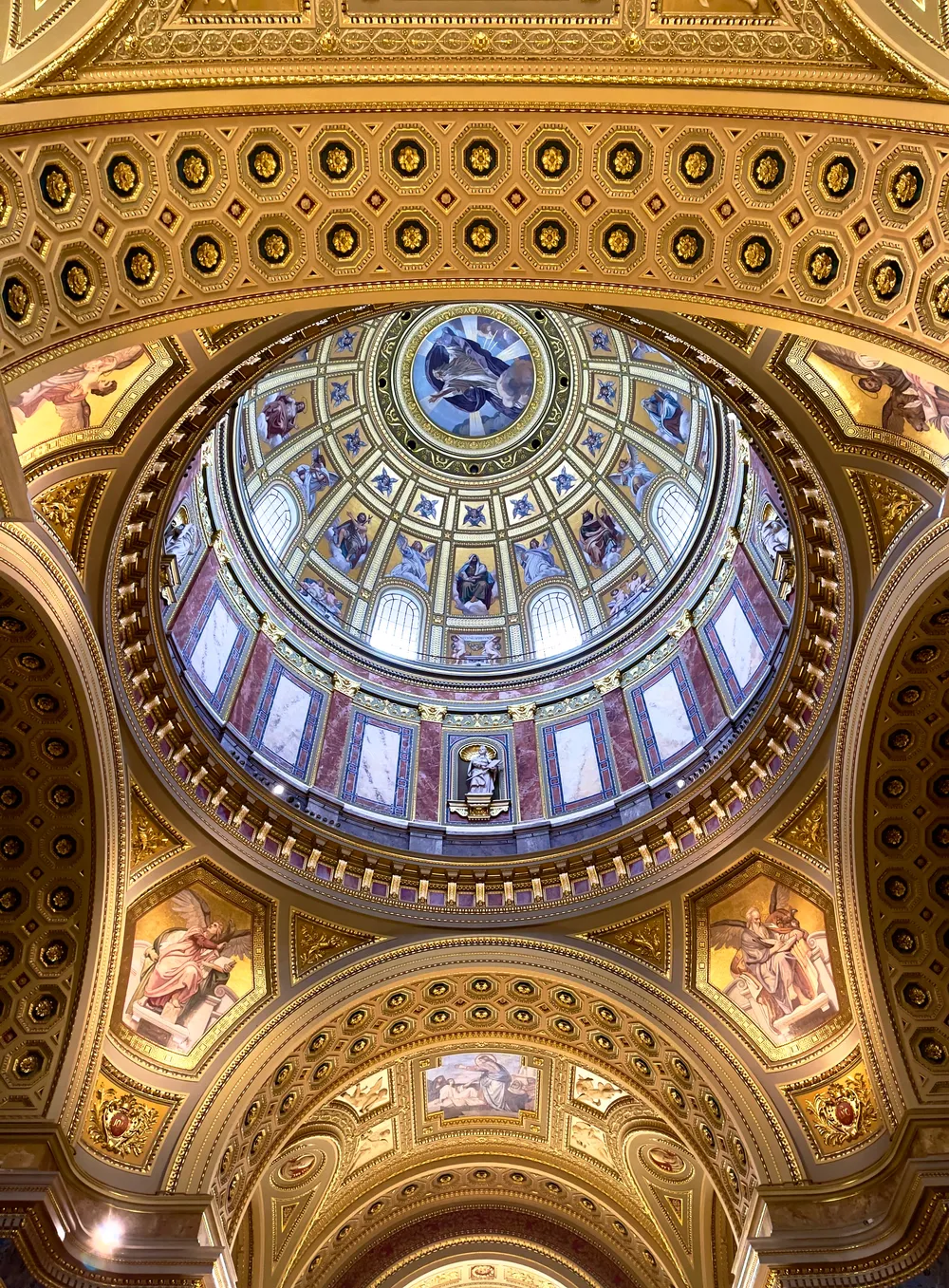 travels.places.prague-budapest.st-stephen-basilica
