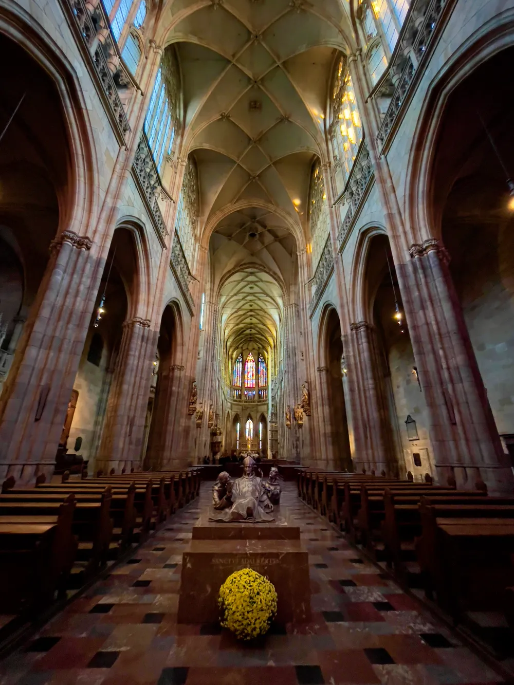 travels.places.prague-budapest.st-vitus-cathedral